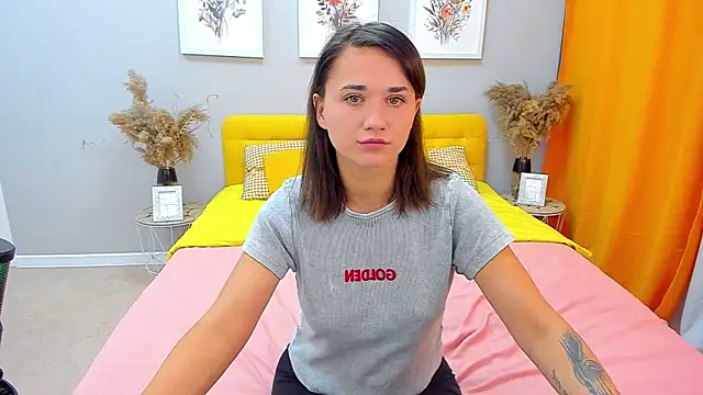 VivienSquare online show from September 2025 06:46:02 AM