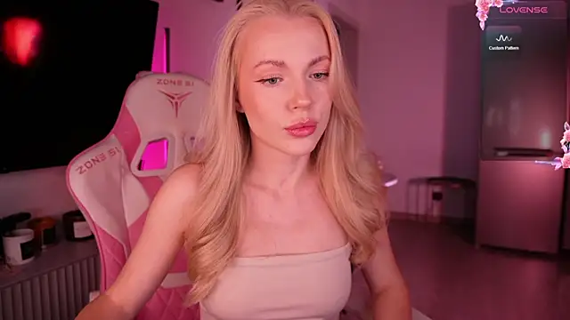 Snapshot of baby_bon chatting on September 2025 01:05:02 PM baby bon online show from September 2025 01:05:02 PM