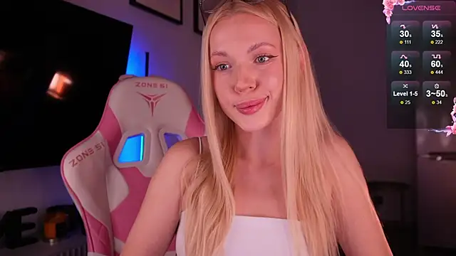 Snapshot of baby_bon chatting on November 2025 01:39:02 PM baby bon online show from November 2025 01:39:02 PM