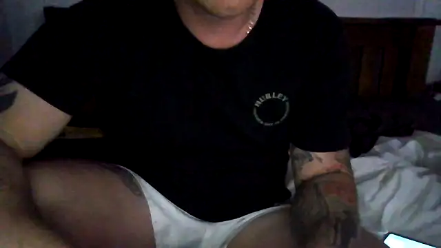 Snapshot of brokecountrylads chatting on November 2025 08:14:01 AM brokecountrylads online show from November 2025 08:14:01 AM