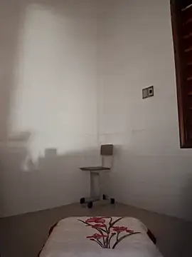 LazdyLy online show from September 2025 01:36:01 PM