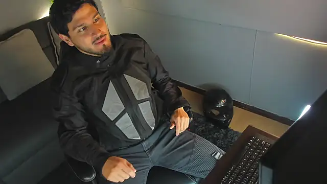 JaackDick  online show from September 2025 12:37:01 PM