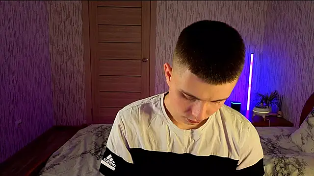 Snapshot of Denisx444 chatting on October 2025 09:54:02 AM Denisx444 online show from October 2025 09:54:02 AM