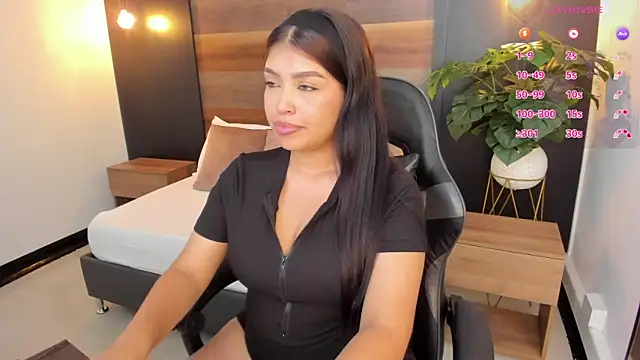 carriepink  online show from November 2025 11:43:02 AM