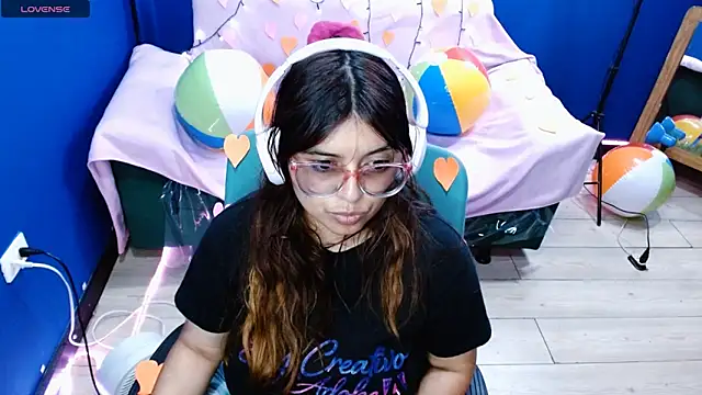 lCherryBlossoml online show from September 2025 11:29:01 PM