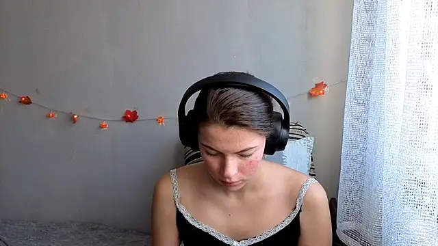 Snapshot of CutieAnny chatting on October 2025 04:35:01 AM CutieAnny online show from October 2025 04:35:01 AM