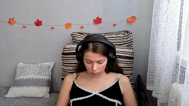 Snapshot of CutieAnny chatting on October 2025 06:10:01 AM CutieAnny online show from October 2025 06:10:01 AM