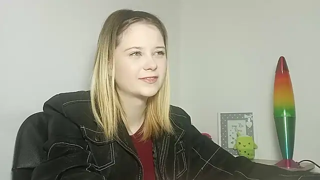 LydiaYoung online show from October 2025 06:08:02 PM