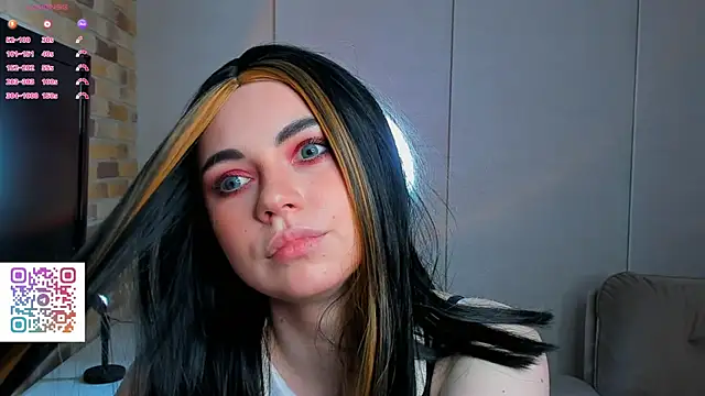 EvaBlimey online show from September 2025 05:09:02 AM