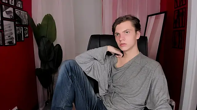 Snapshot of OttoWilliams chatting on October 2025 08:29:02 PM OttoWilliams online show from October 2025 08:29:02 PM