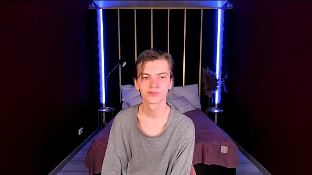 Snapshot of OttoWilliams chatting on October 2025 09:17:02 PM OttoWilliams online show from October 2025 09:17:02 PM