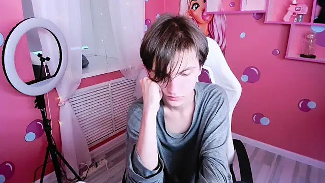 Snapshot of OttoWilliams chatting on October 2025 08:29:02 AM OttoWilliams online show from October 2025 08:29:02 AM