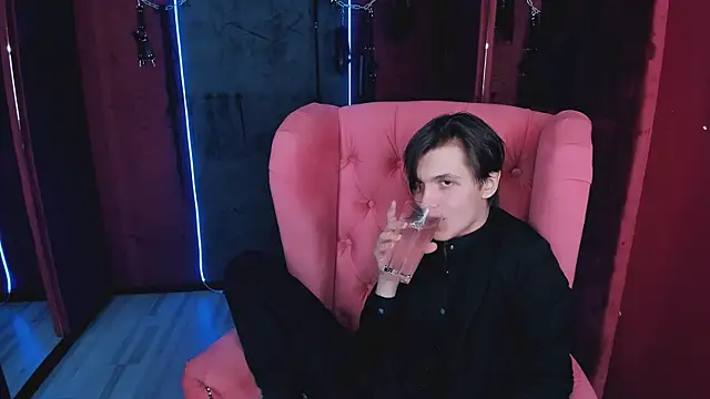 Snapshot of OttoWilliams chatting on November 2025 03:36:02 PM OttoWilliams online show from November 2025 03:36:02 PM