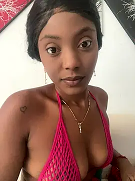 Snapshot of zaracollins01 chatting on September 2025 02:00:01 PM zaracollins01 online show from September 2025 02:00:01 PM