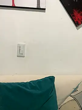 Snapshot of zaracollins01 chatting on September 2025 03:55:02 AM zaracollins01 online show from September 2025 03:55:02 AM