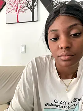 Snapshot of zaracollins01 chatting on October 2025 01:43:02 PM zaracollins01 online show from October 2025 01:43:02 PM