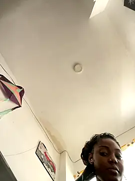 Snapshot of zaracollins01 chatting on November 2025 07:27:01 PM zaracollins01 online show from November 2025 07:27:01 PM