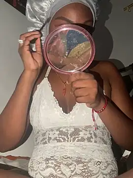 Snapshot of zaracollins01 chatting on November 2025 06:51:01 PM zaracollins01 online show from November 2025 06:51:01 PM