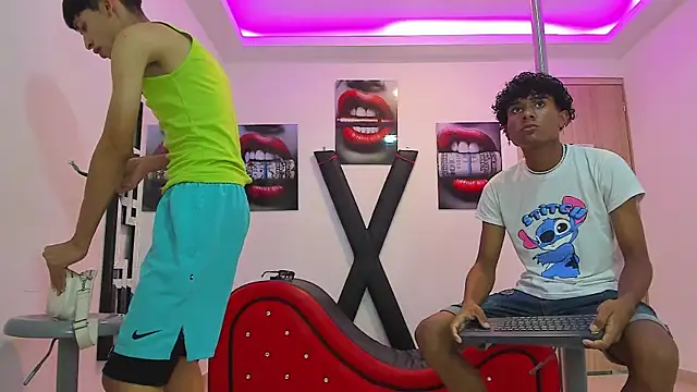 Snapshot of LONDON_BOYS1 chatting on September 2025 07:20:02 AM LONDON BOYS1 online show from September 2025 07:20:02 AM