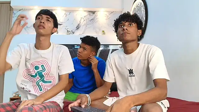 Snapshot of LONDON_BOYS1 chatting on October 2025 01:24:02 AM LONDON BOYS1 online show from October 2025 01:24:02 AM