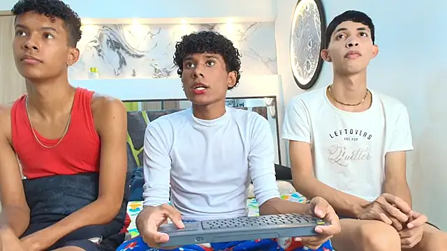 Snapshot of LONDON_BOYS1 chatting on October 2025 01:14:01 AM LONDON BOYS1 online show from October 2025 01:14:01 AM