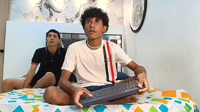 Snapshot of LONDON_BOYS1 chatting on October 2025 01:15:01 AM LONDON BOYS1 online show from October 2025 01:15:01 AM