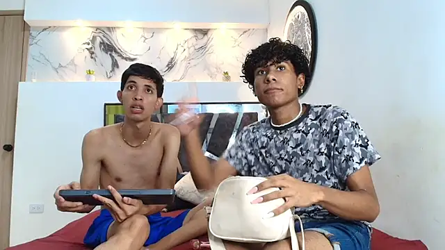 Snapshot of LONDON_BOYS1 chatting on October 2025 01:20:02 AM LONDON BOYS1 online show from October 2025 01:20:02 AM