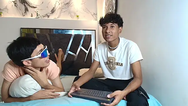 Snapshot of LONDON_BOYS1 chatting on November 2025 01:16:02 AM LONDON BOYS1 online show from November 2025 01:16:02 AM