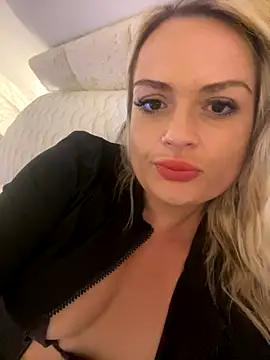 Seductive-SkyeXXX online show from September 2025 05:47:02 PM