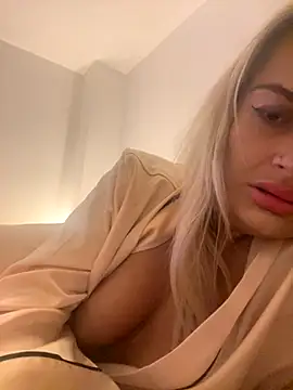 Seductive-SkyeXXX online show from September 2025 10:34:02 PM