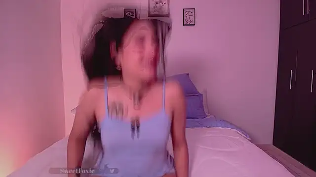SweetFoxie online show from October 2025 01:41:01 PM