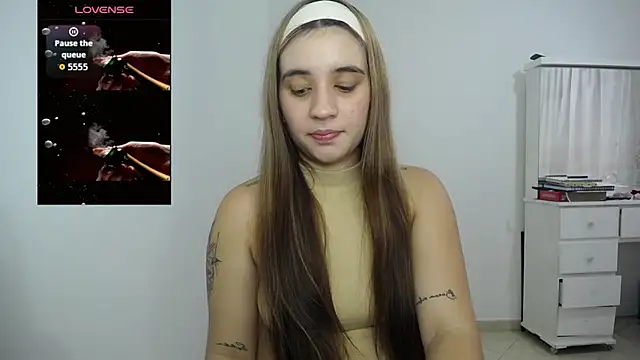 Snapshot of Ambar_lynn chatting on October 2025 05:57:02 PM Ambar lynn online show from October 2025 05:57:02 PM