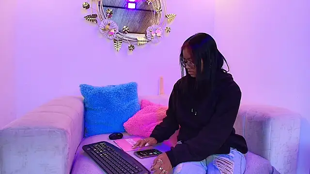 lilith and draven nom online show from November 2025 08:31:01 PM