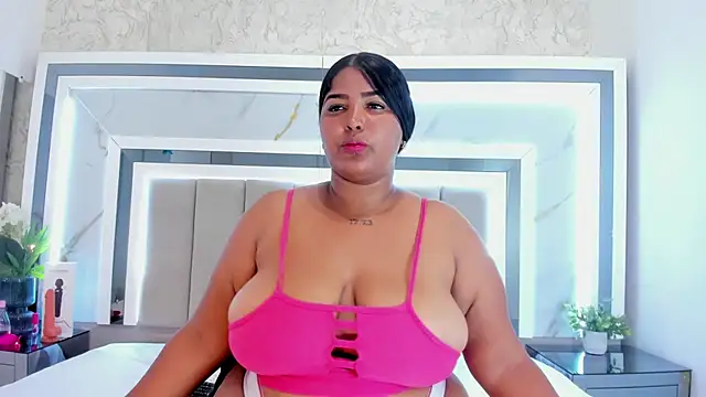 JuliethaVillalobos online show from November 2025 08:53:01 PM