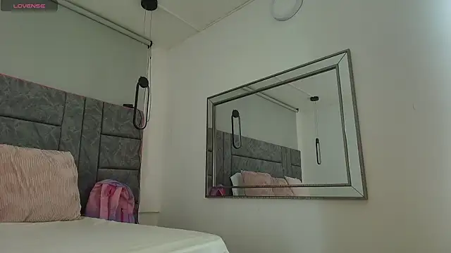 alaska  williams   online show from November 2025 01:06:02 AM