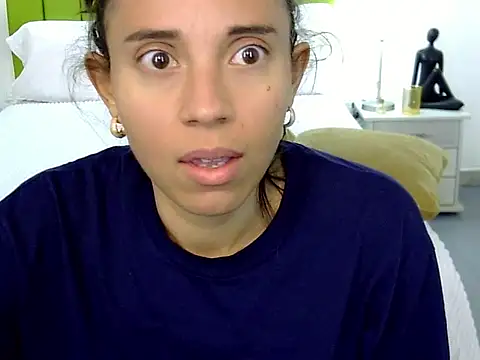 Perla vonrose online show from September 2025 01:09:01 AM