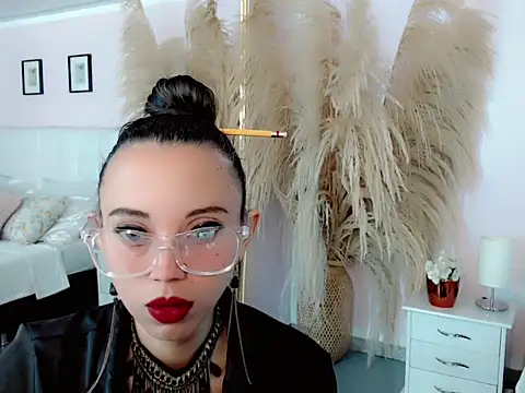 Perla vonrose online show from September 2025 01:15:01 PM