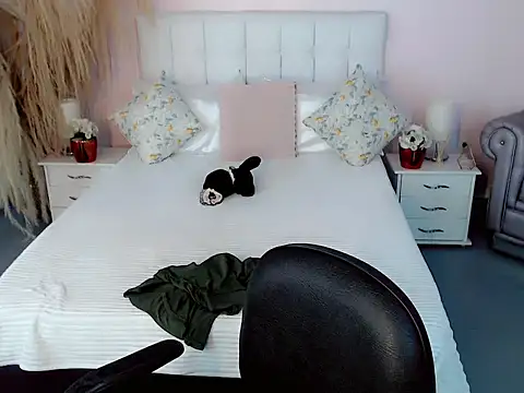 samantha bliss online show from November 2025 12:16:01 PM