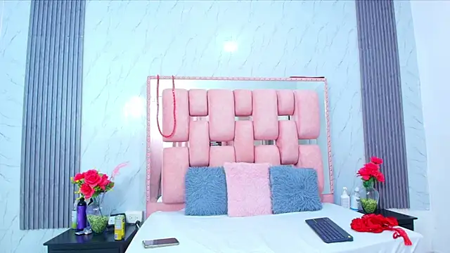 SofiaSommers online show from November 2025 07:13:01 PM