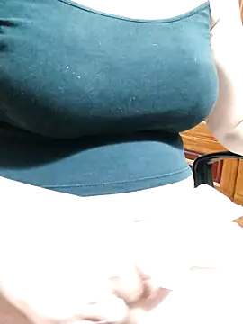 Snapshot of Tasu774 chatting on September 2025 09:02:01 AM Tasu774 online show from September 2025 09:02:01 AM