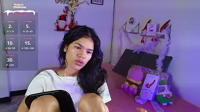 Snapshot of emycarver09 chatting on November 2025 11:43:01 AM emycarver09 online show from November 2025 11:43:01 AM