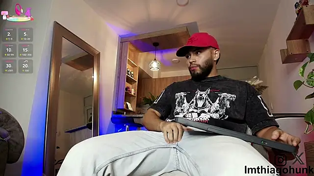 ThiagoHunk online show from October 2025 03:59:02 AM