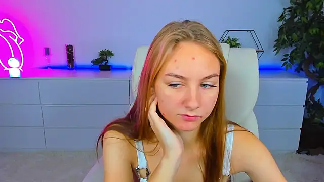 Snapshot of MilaAddams chatting on October 2025 05:40:01 AM MilaAddams online show from October 2025 05:40:01 AM