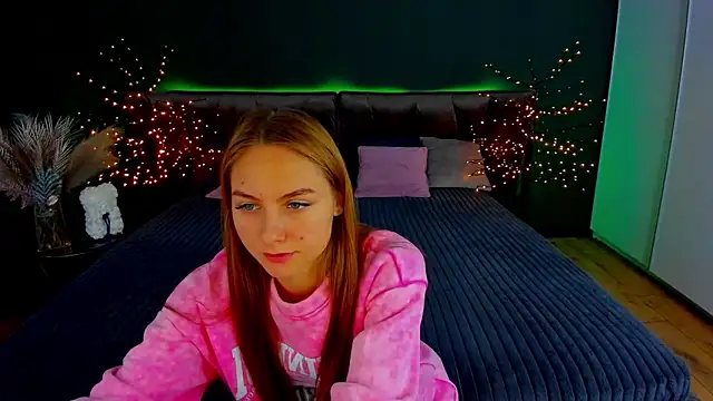 Snapshot of MilaAddams chatting on November 2025 06:34:02 AM MilaAddams online show from November 2025 06:34:02 AM