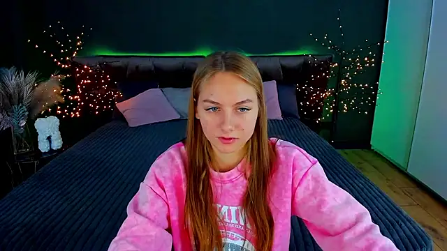 Snapshot of MilaAddams chatting on November 2025 06:44:01 AM MilaAddams online show from November 2025 06:44:01 AM