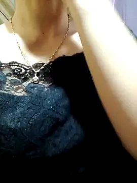 Snapshot of LucyyLy chatting on October 2025 11:39:01 AM LucyyLy online show from October 2025 11:39:01 AM