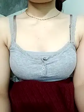 Snapshot of LucyyLy chatting on November 2025 02:39:02 AM LucyyLy online show from November 2025 02:39:02 AM