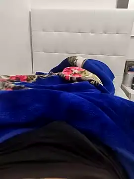 Yazaza1999 online show from October 2025 10:46:02 AM