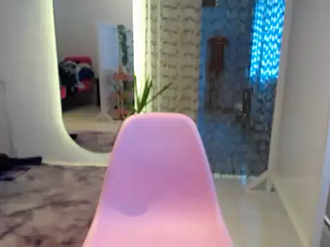 Manuela lara  online show from September 2025 01:47:02 PM