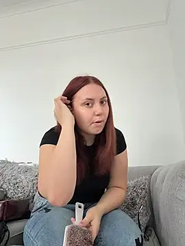 Snapshot of RoseMaee chatting on October 2025 12:25:01 PM RoseMaee online show from October 2025 12:25:01 PM